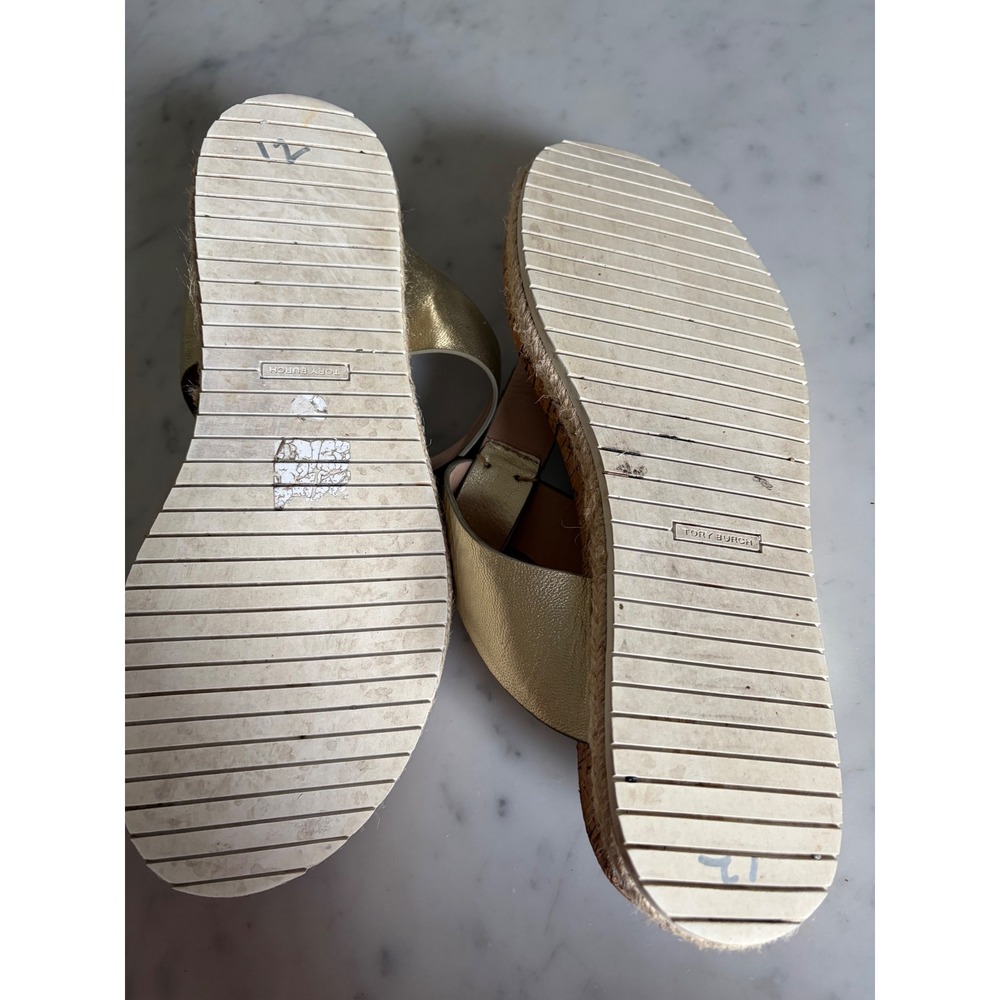 Tory Burch Thora Metallic Gold Thong Sandals Cork Signature Logo Detail Sz 10.5 - Picture 5 of 11